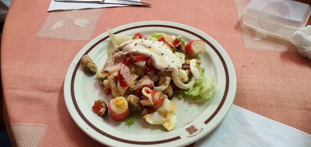 Cafe-bar Sanchez — Comida y bebida