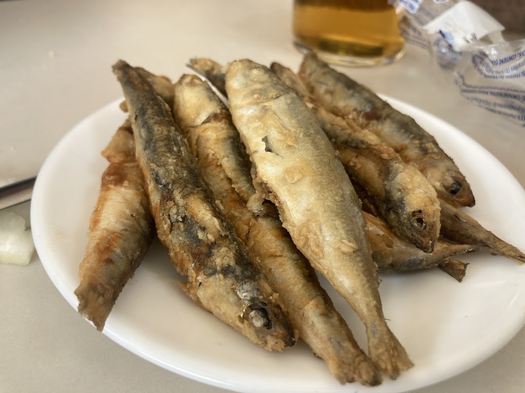 Bar La Jaula — Comida y bebida