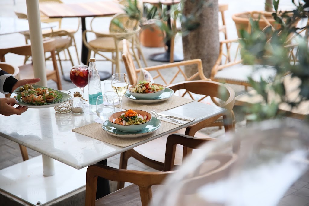 Cultural Boutique Restaurant — Comida y bebida