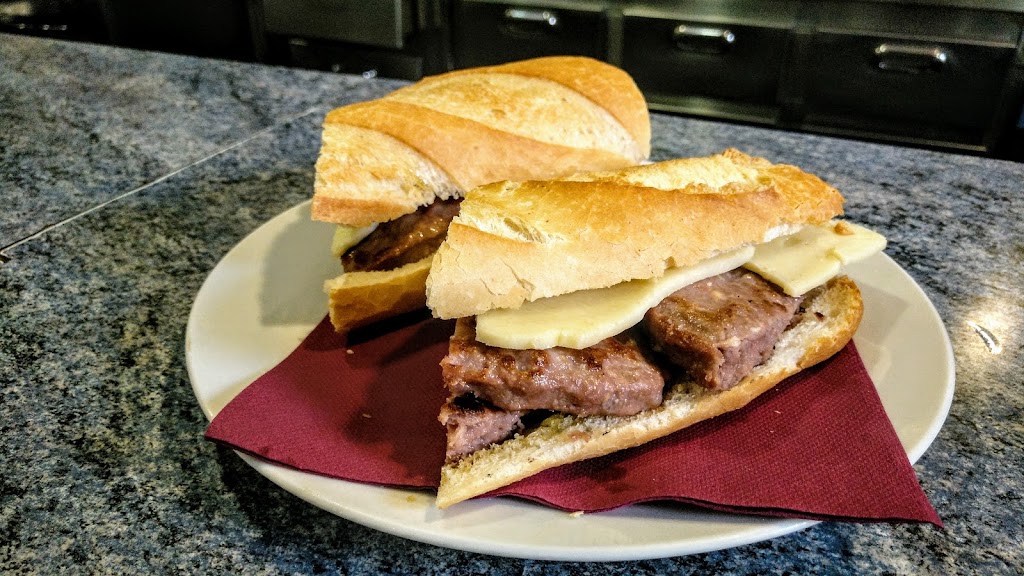 Bar Restaurant La Cantonada — Comida y bebida