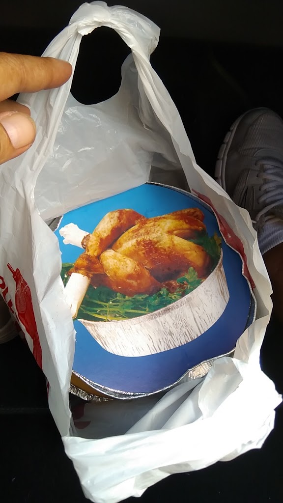 Pollos Asados Cases — Comida y bebida