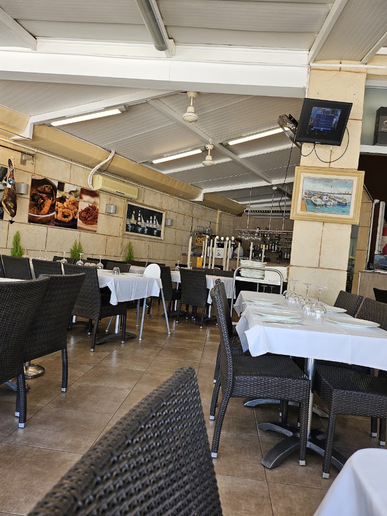 La Pineda Bar - Restaurant - Tapas — Ambiente