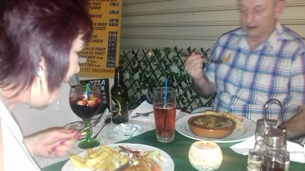 Bar Mcguiness — Comida y bebida