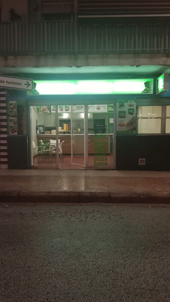 Tahir doner kebab — Del propietario