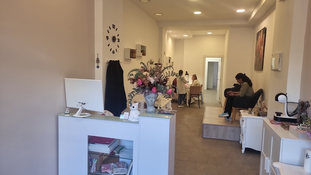 Meller Nails and Beauty. Centro de Estetica. — Interior
