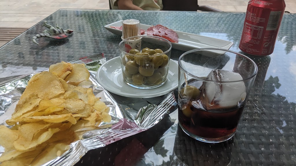 Antic Cafe — Comida y bebida
