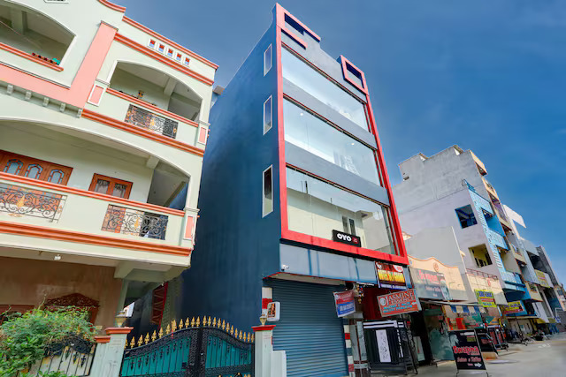 Super Oyo Hotel S L N Grand