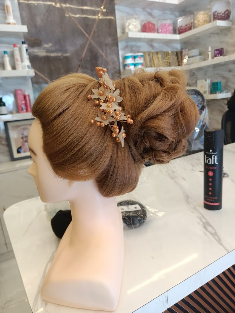 Khushi S Beauty Parlour Makeover