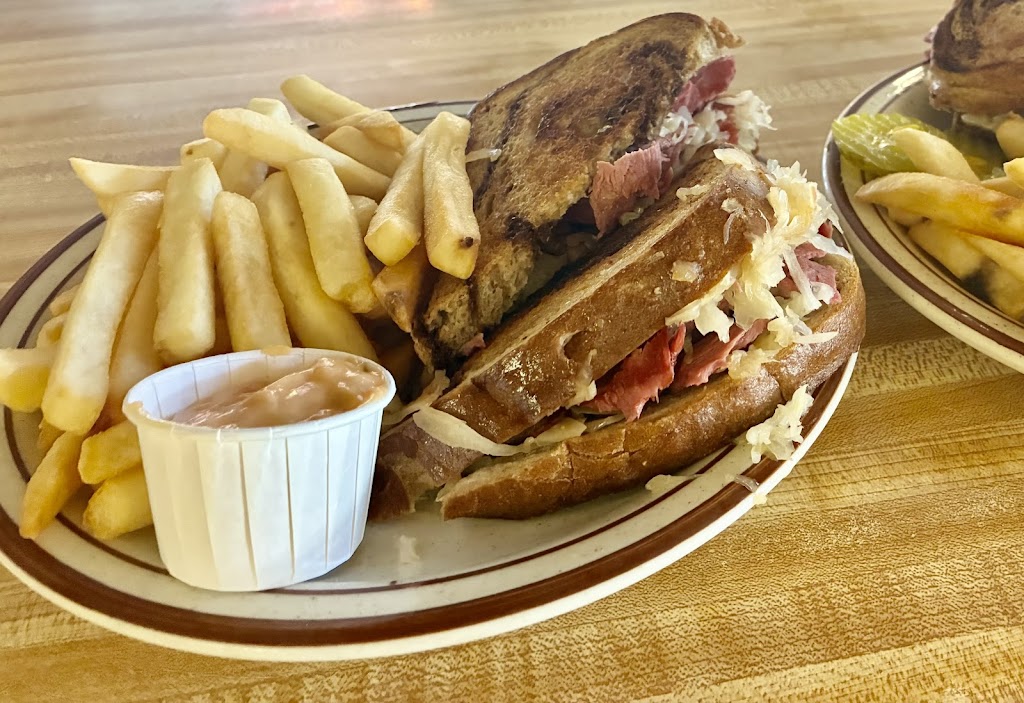  Red Apple Restaurant