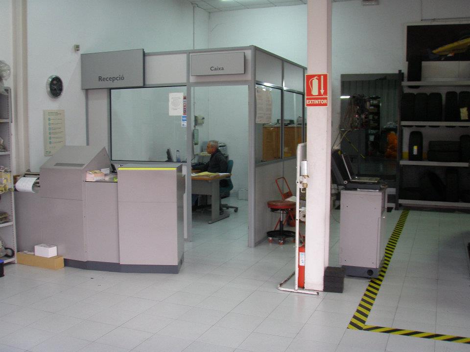 Taller mecanico Renault y Dacia - Sant Feliu de Guixols — Interior