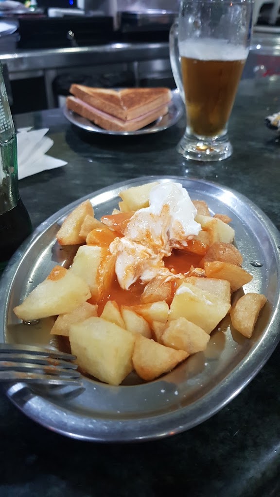 La taberna picalagartos — Comida y bebida