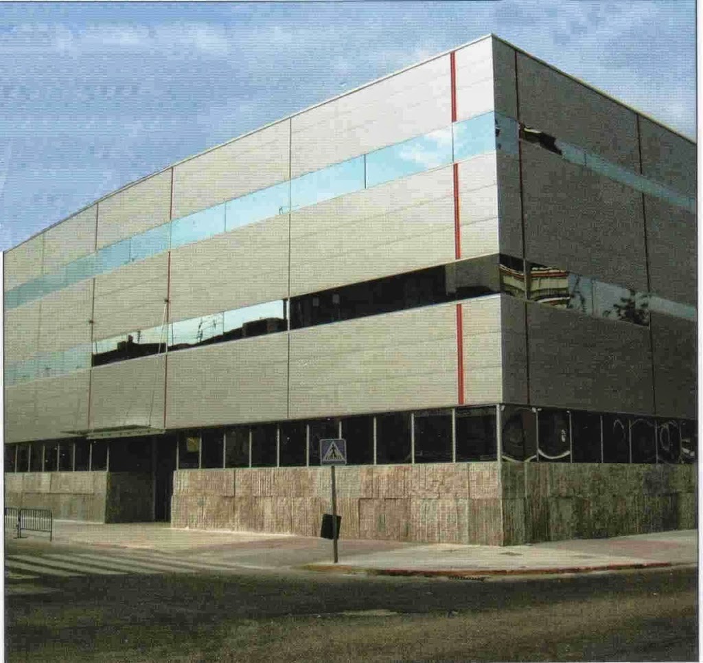 Biblioteca Publica Municipal Jose Hierro — Del propietario
