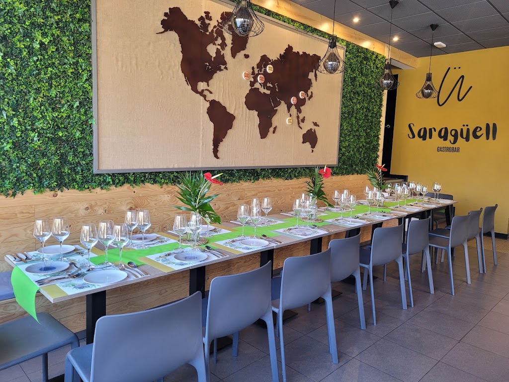 Saraguell gastrobar — Ambiente