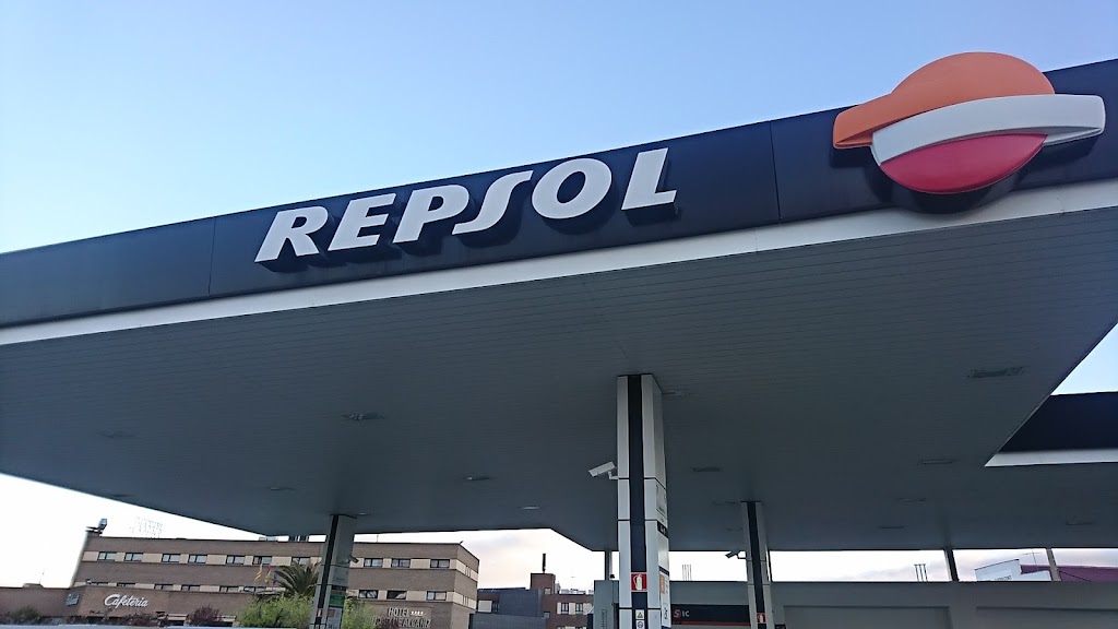 Estacion de Servicio Repsol — Exterior
