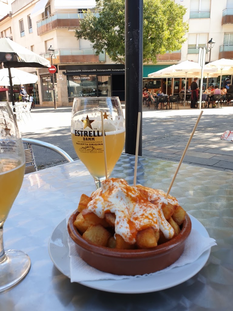 Cafe Bar Catalunya — Comida y bebida