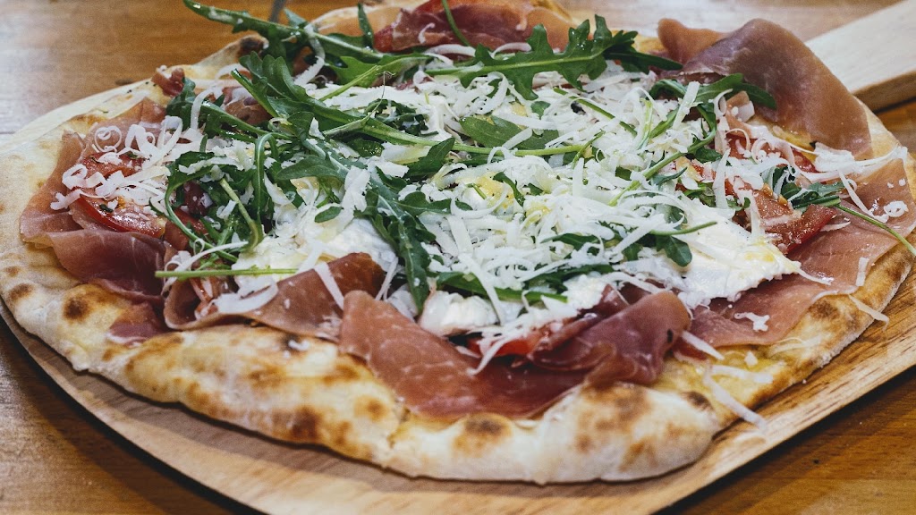 Pizzeria Rosticceria Salento XIII — Comida y bebida
