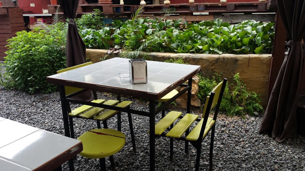 Bar AA.VV. Birigoyo de Triana — Ambiente