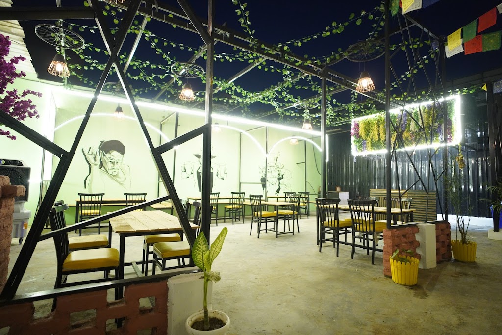 Daana Courtyard Cafe Lounge In Rohtak