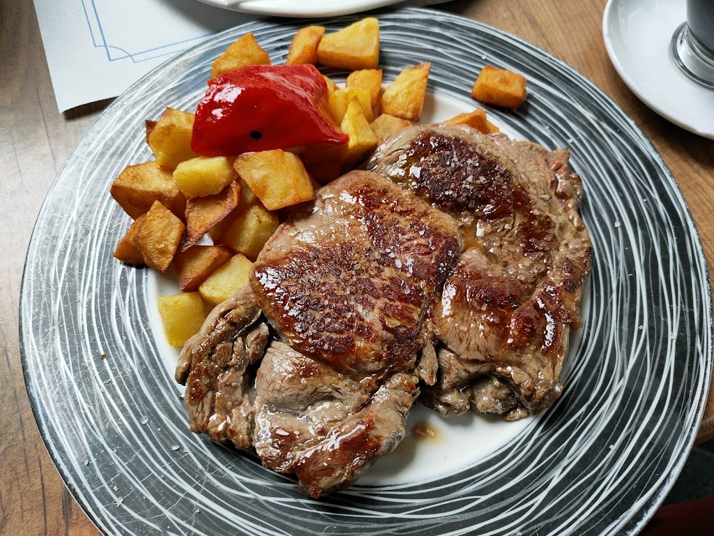 Sidreria Santa Barbara — Comida y bebida