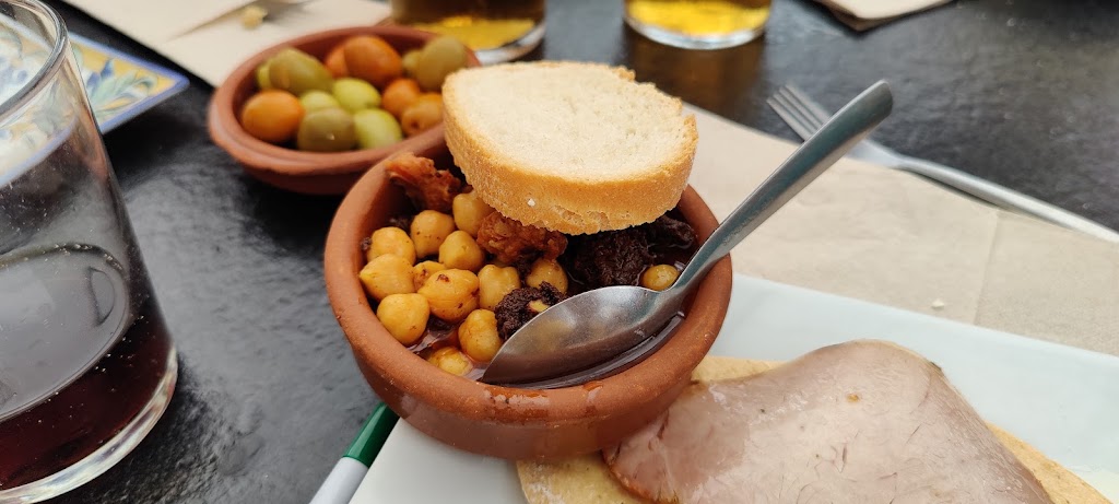 Bar El Lechuguita — Comida y bebida