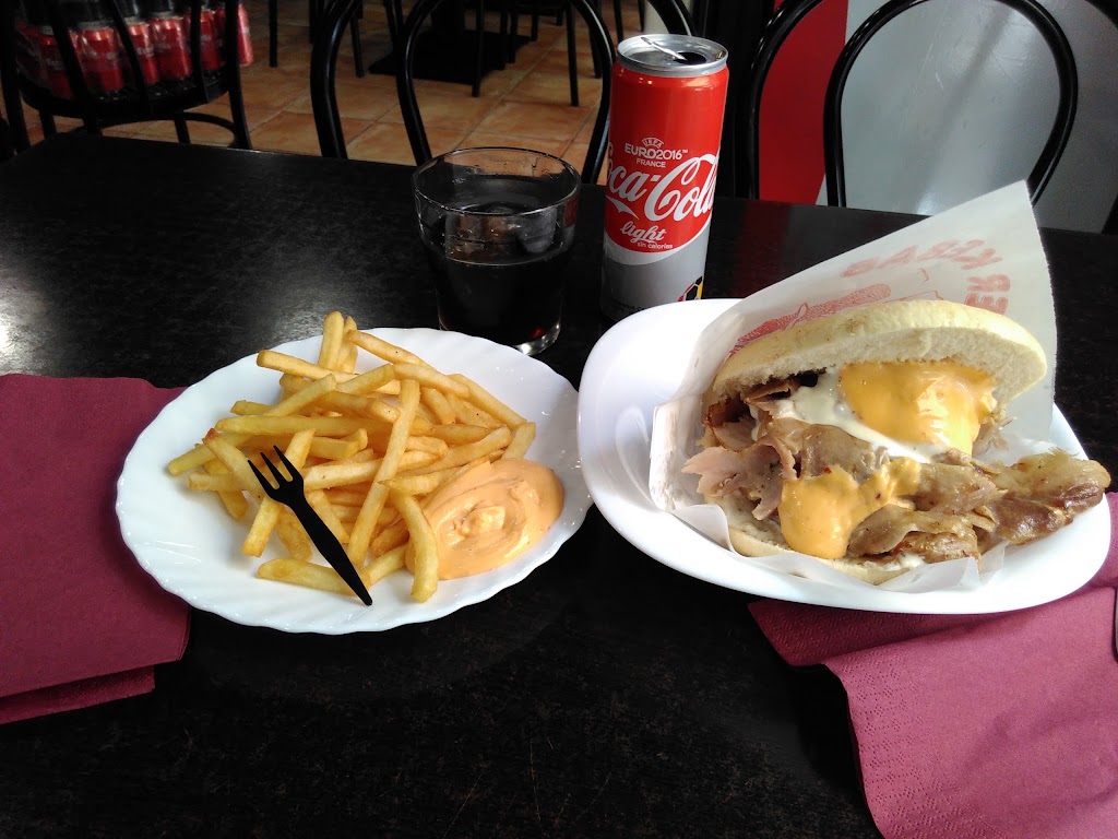 Kebab Sant Cugat — Comida y bebida