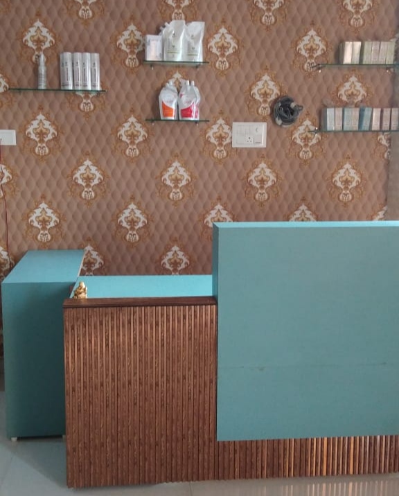 Moissanite Salon Academy