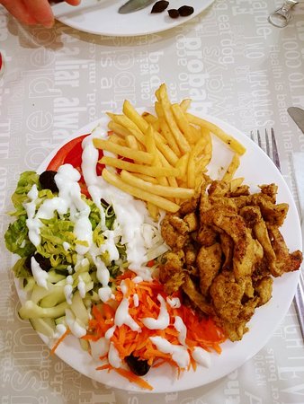 Bar Cafeteria Entre Olivas — Comida y bebida