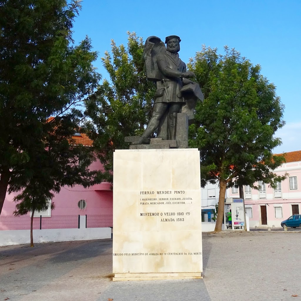 Monumento a Fernao Mendes Pinto