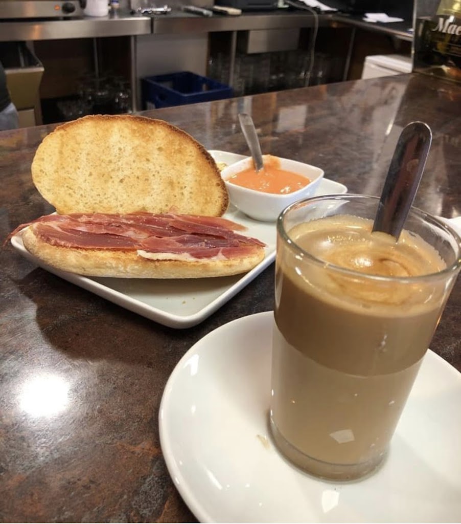 bar el tradicional — Comida y bebida