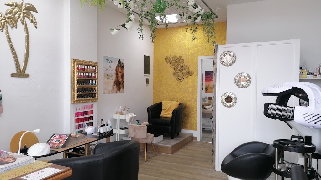 Nola peluqueria, estetica, masaje — Interior