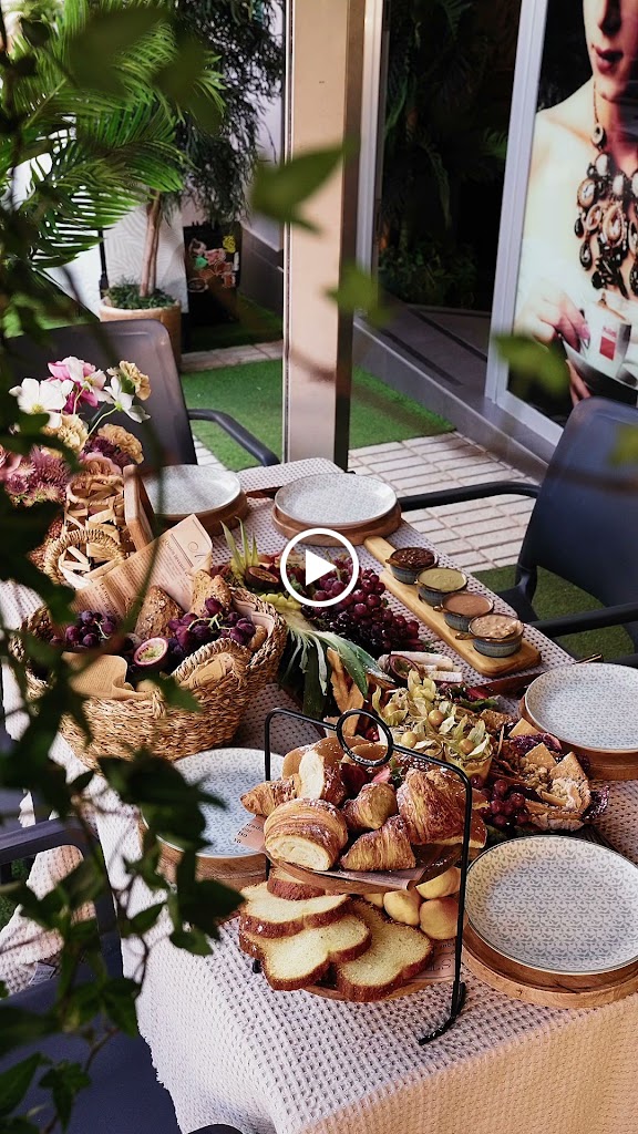 Boreo Cafe — Videos