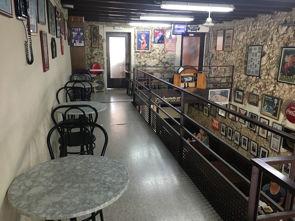 Bodega Emilia — Ambiente