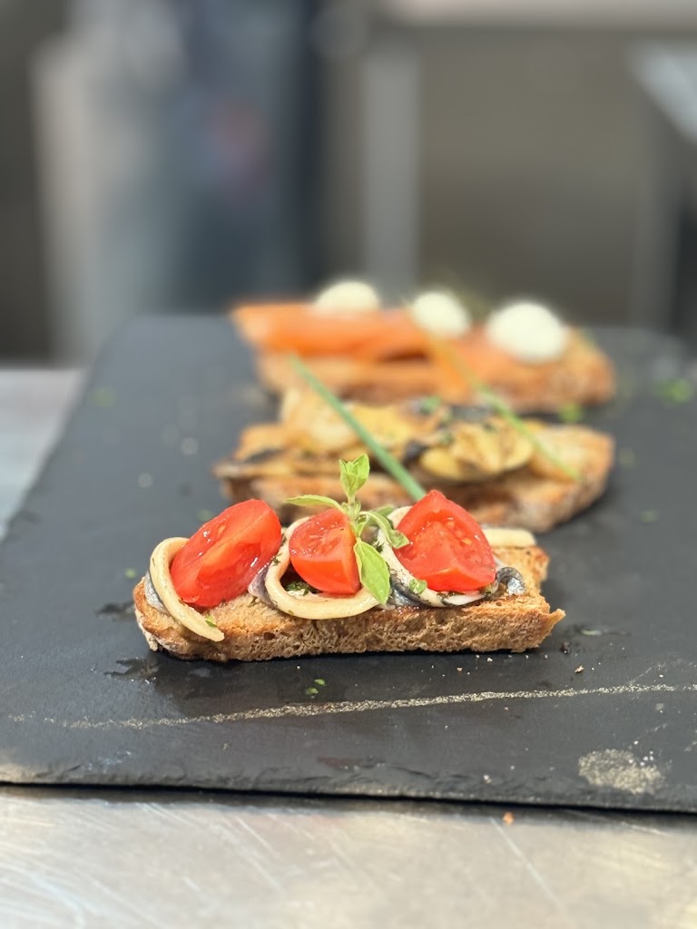 Trattoria y pizzeria Capitol — Comida y bebida