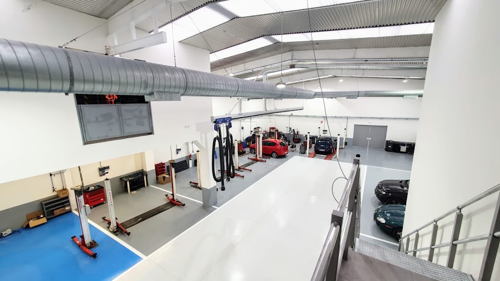Auto Abendano (concesionario y taller Chrysler, Jeep y Dodge) — Interior