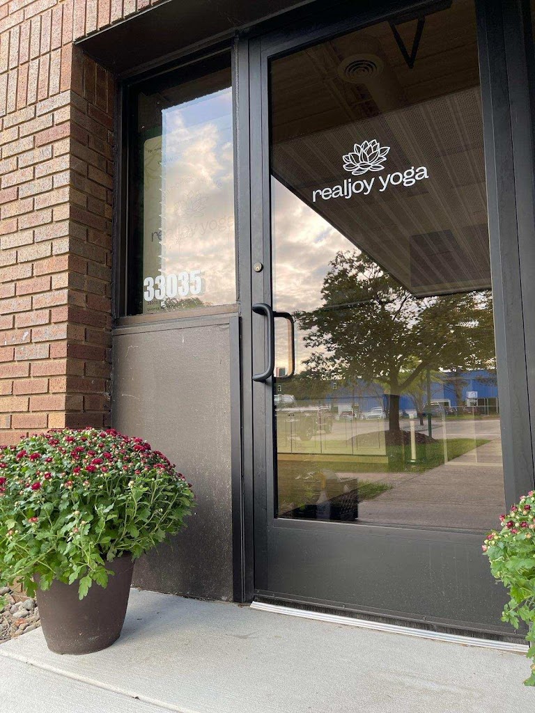  RealJoy Yoga