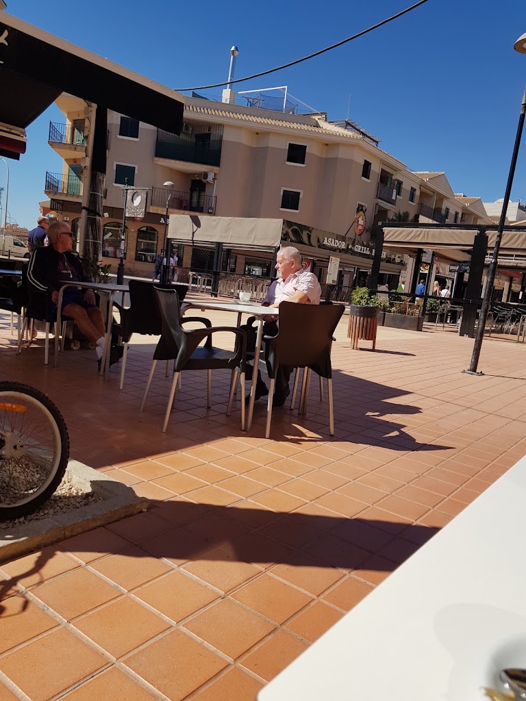 Bar Le Petit Bistrot — Ambiente