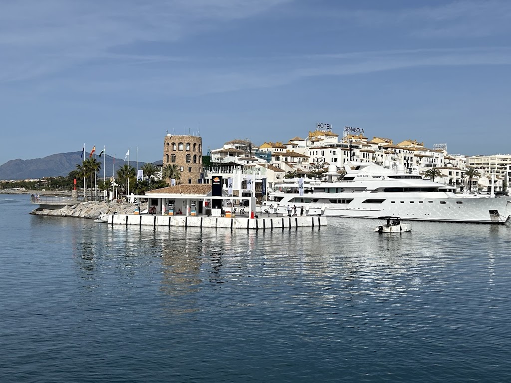Gasolinera Naval Puerto Banus
