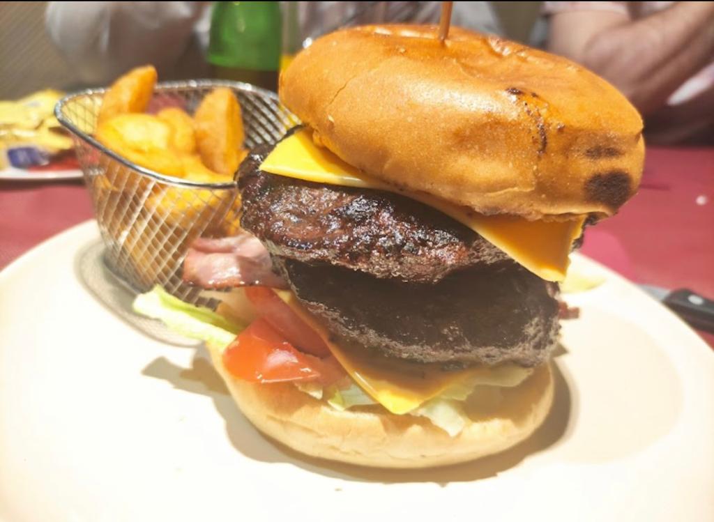 La parrilla de Nuria — Comida y bebida