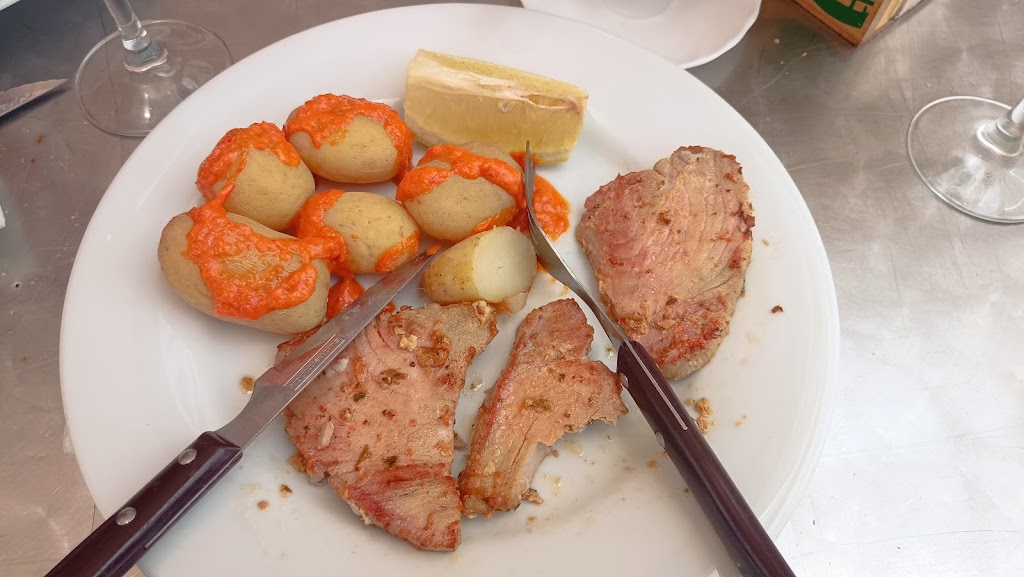 Aqui Nos Vemos — Comida y bebida