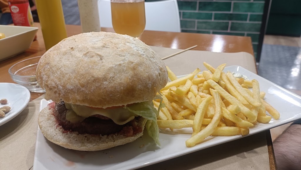 My house 08 — Comida y bebida