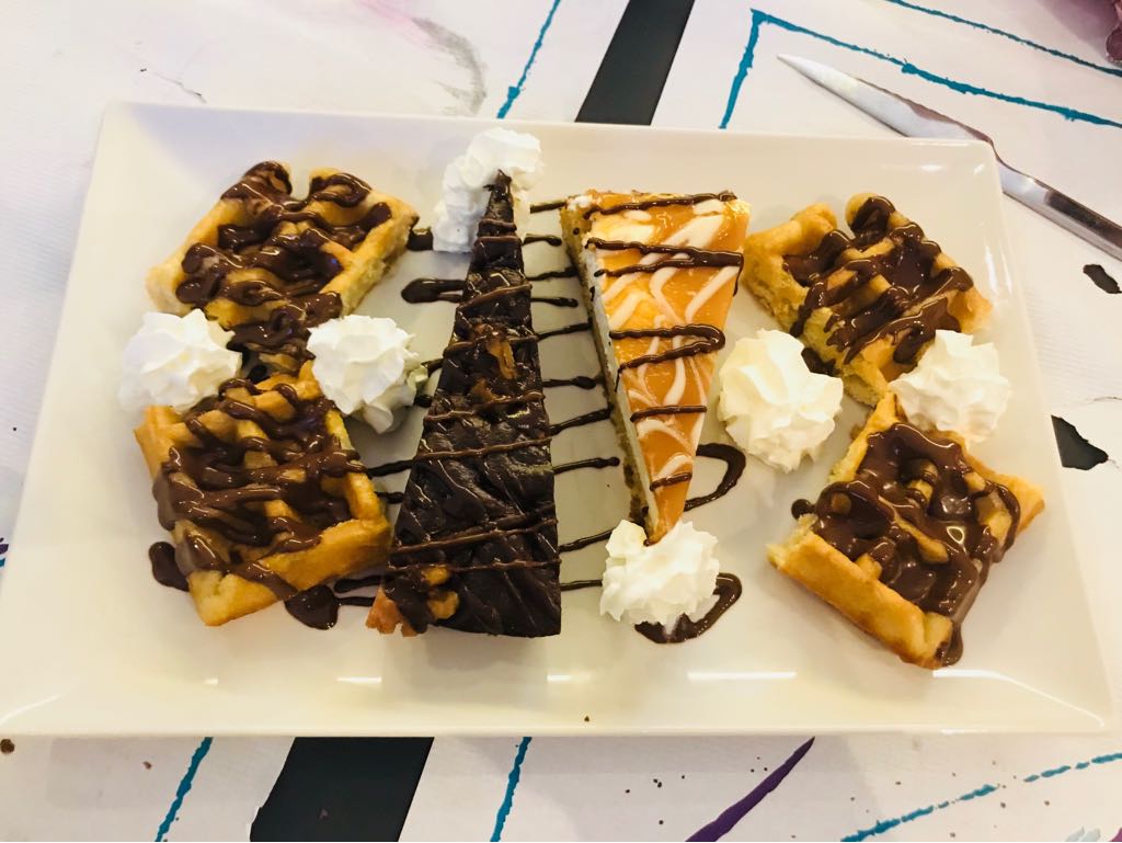 Boca Beach - Hamburguesas, ensaladas y pizzas - Desayunos - Meriendas — Comida y bebida