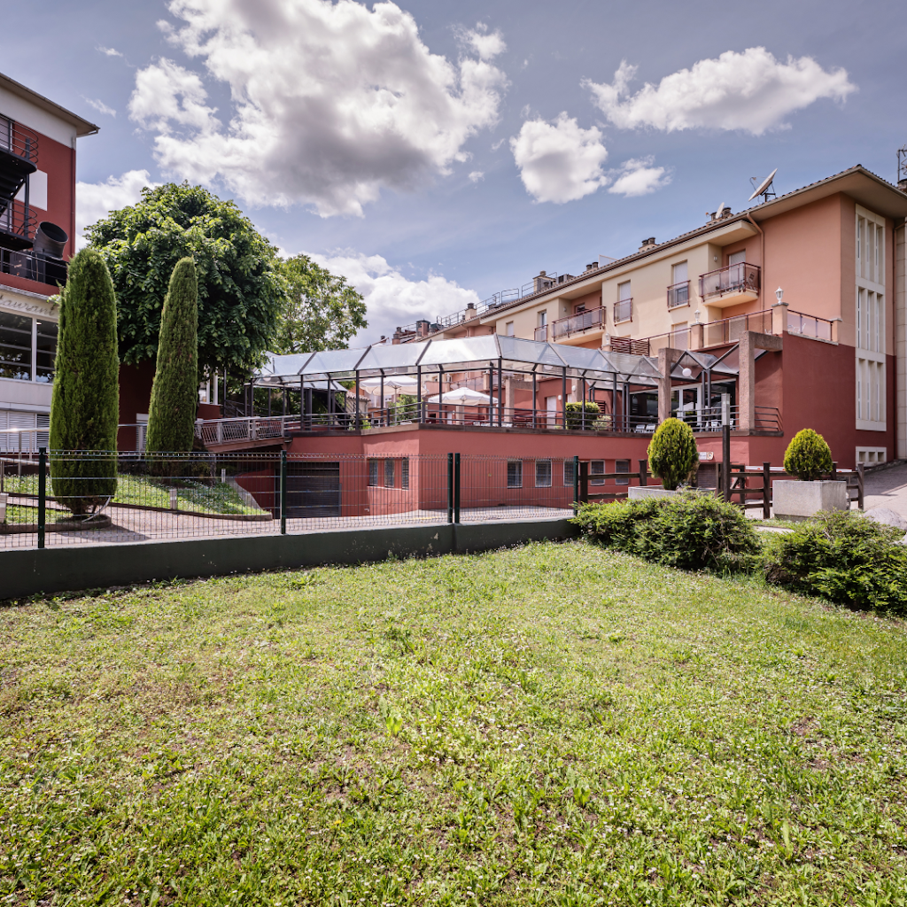 Hotel La Perla Olot — Exterior