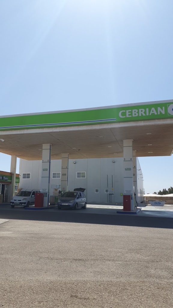 Sum. Petroliferos Cebrian - E.S. El Solanillo — Estacion de servicio