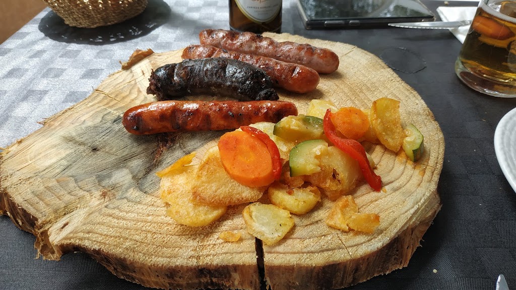 Restaurante La Pinada - Requena — Comida y bebida