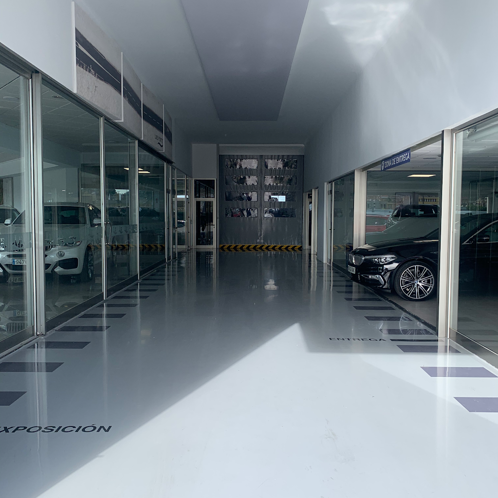 AUTOMOVILES LUIS FORTE — Interior