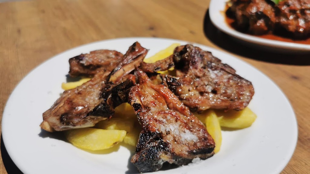 Bar Restaurante La Bodega — Comida y bebida