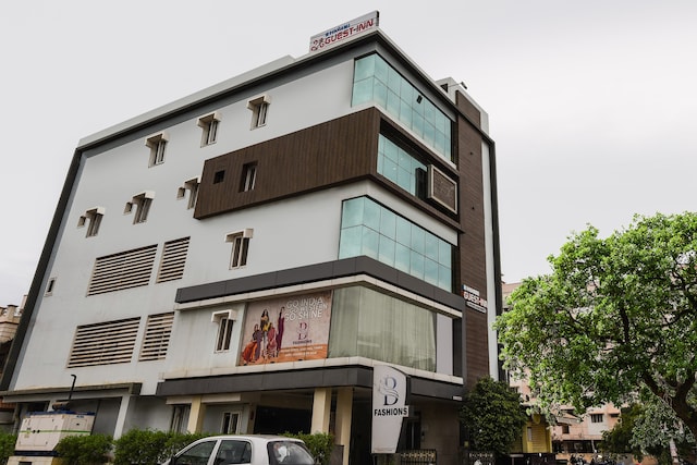Capital O 47377 Bhavani Guest Inn