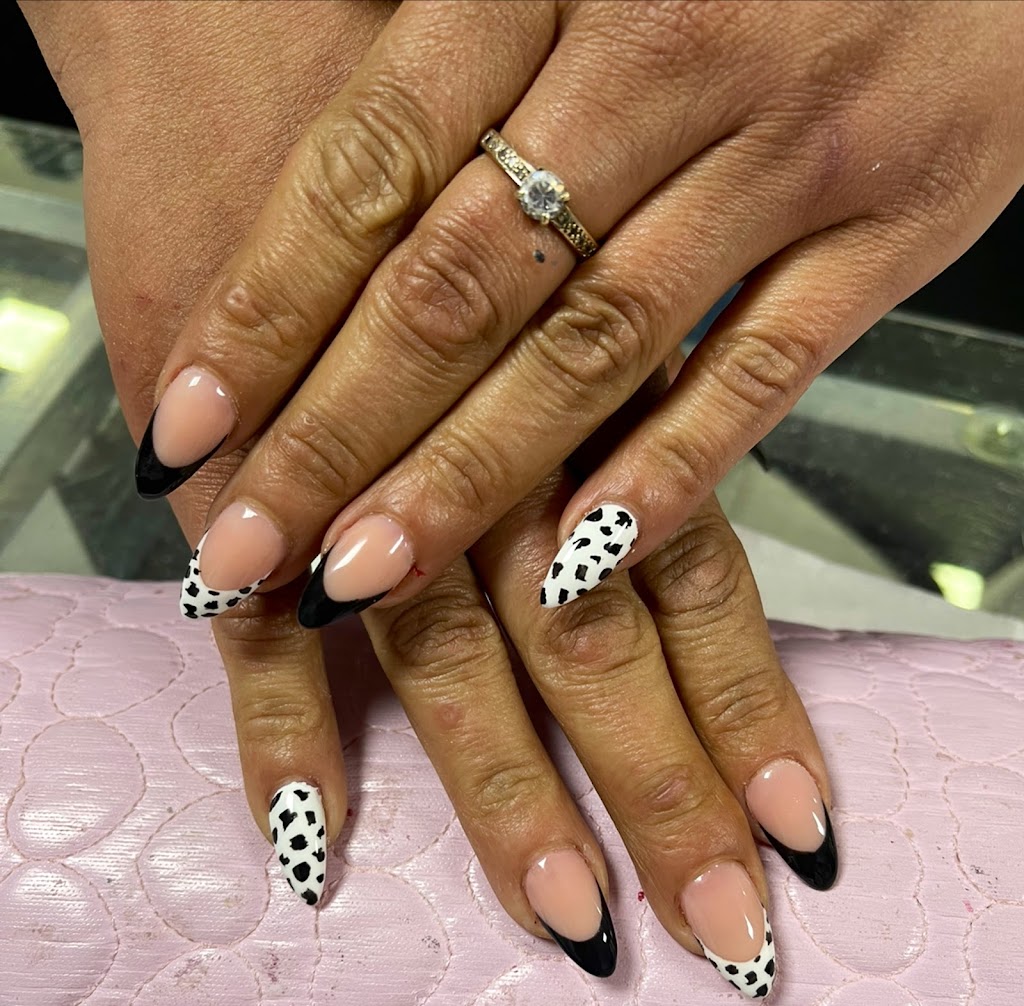 Salon De Unas — Manicura