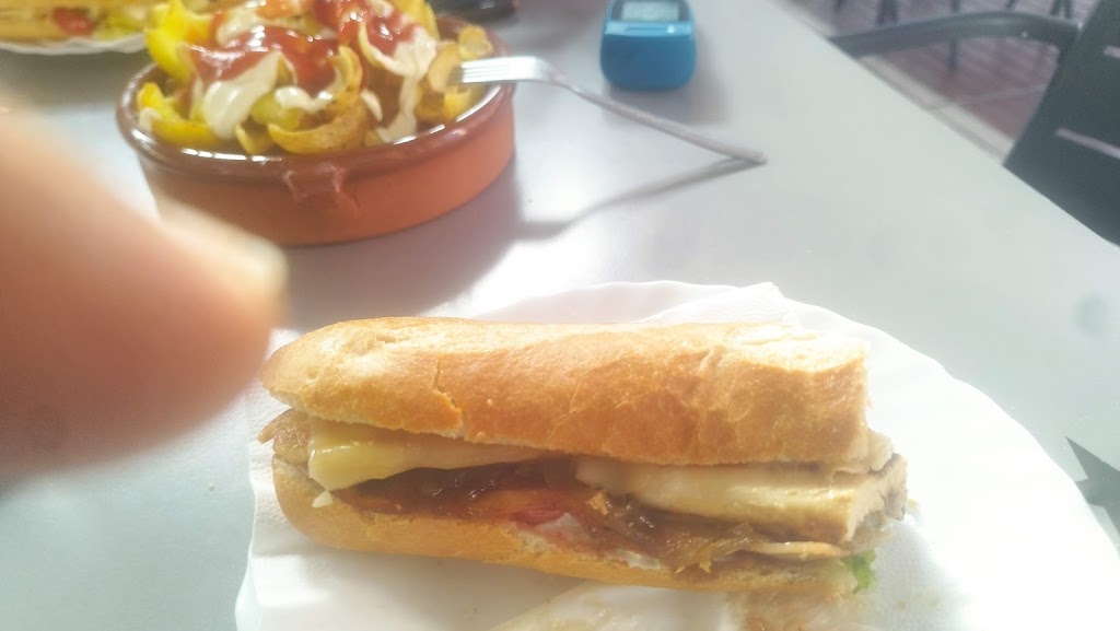 Black & Roll Cafe — Comida y bebida