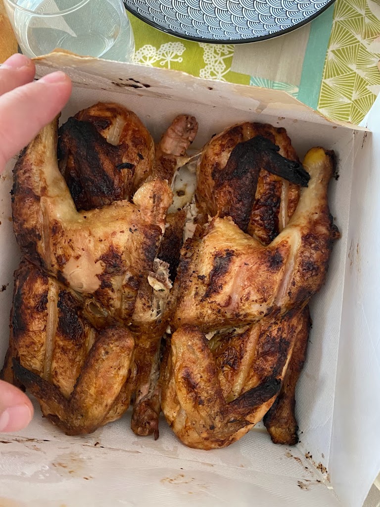 El Portugues Montijo — Comida y bebida